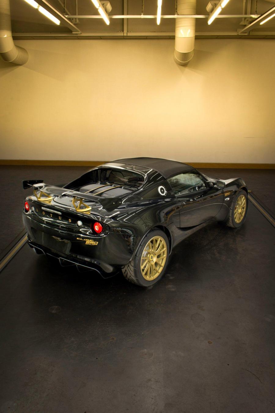  Lotus Elise Cup 250 GP Edition 2018 года  (фото 2 из 5)